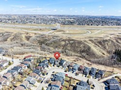 93 Tuscany Meadows Place NW Calgary, AB T3L 2S1