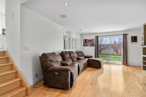 107 Cedargrove Way Sw, Calgary, AB - Indoor Photo Showing Living Room