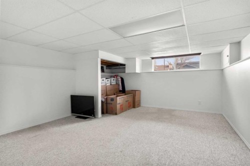 107 Cedargrove Way Sw, Calgary, AB - Indoor
