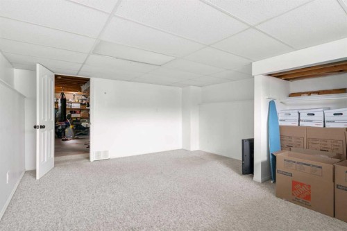 107 Cedargrove Way Sw, Calgary, AB - Indoor