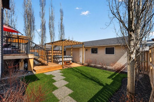 4703 Elgin Avenue, Calgary, AB - Outdoor With Exterior