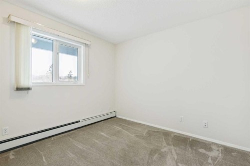 2309-2309 Hawksbrow Point Nw, Calgary, AB - Indoor Photo Showing Other Room