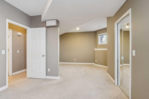 8373 Edgevalley Drive Nw, Calgary, AB - Indoor Photo Showing Other Room