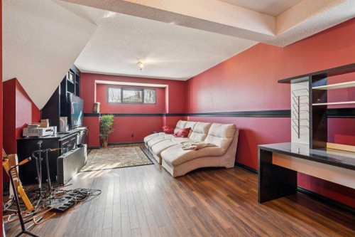 8373 Edgevalley Drive Nw, Calgary, AB - Indoor