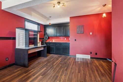 8373 Edgevalley Drive Nw, Calgary, AB - Indoor Photo Showing Other Room