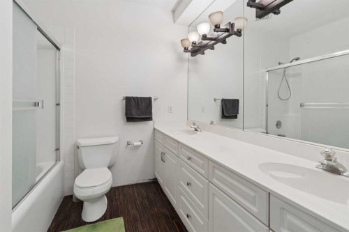 8373 Edgevalley Drive Nw, Calgary, AB - Indoor Photo Showing Bathroom