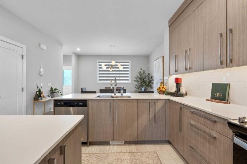 1053 West Lakeview, Chestermere, AB - Indoor Photo Showing Kitchen