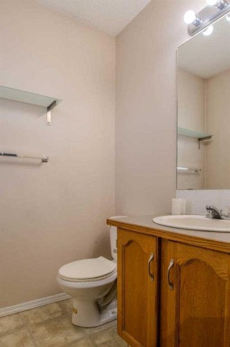 161 Saddlecrest Close Ne, Calgary, AB - Indoor Photo Showing Bathroom