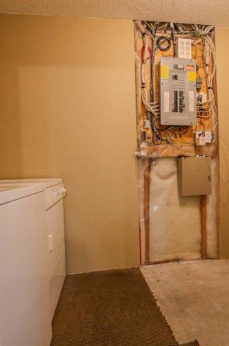 161 Saddlecrest Close Ne, Calgary, AB - Indoor Photo Showing Other Room