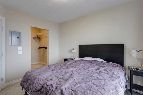 403-3101 34 Avenue Nw, Calgary, AB - Indoor Photo Showing Bedroom