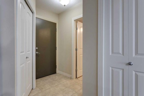 403-3101 34 Avenue Nw, Calgary, AB - Indoor Photo Showing Other Room