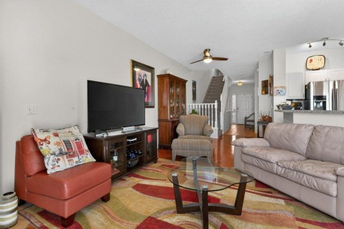 92 Hamptons Link Nw, Calgary, AB - Indoor Photo Showing Living Room