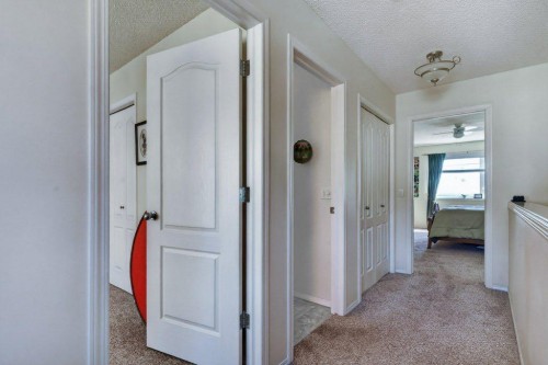 92 Hamptons Link Nw, Calgary, AB - Indoor Photo Showing Other Room