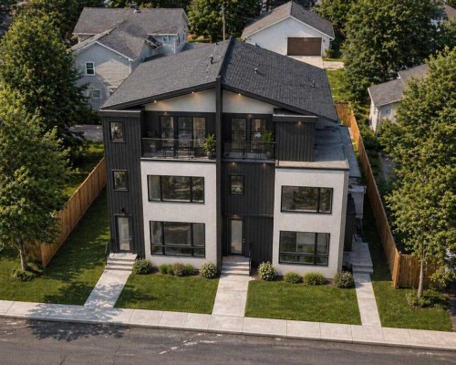 2624 1 Avenue Nw, Calgary, AB - Outdoor With Facade