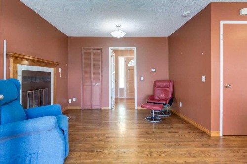 43 Mapleburn Drive Se, Calgary, AB - Indoor