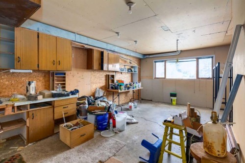 43 Mapleburn Drive Se, Calgary, AB - Indoor