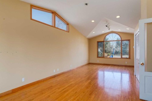 43 Mapleburn Drive Se, Calgary, AB - Indoor Photo Showing Other Room