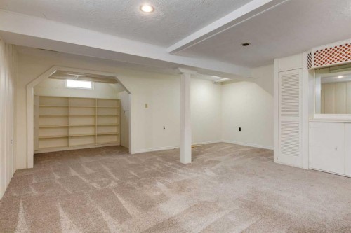 43 Mapleburn Drive Se, Calgary, AB - Indoor