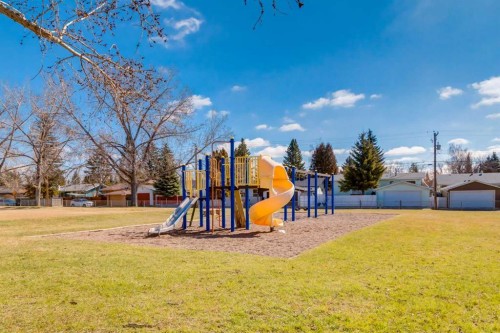 43 Mapleburn Drive Se, Calgary, AB - Outdoor