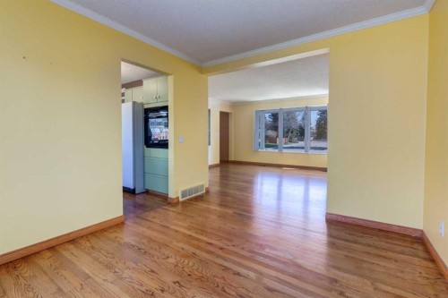 43 Mapleburn Drive Se, Calgary, AB - Indoor Photo Showing Other Room