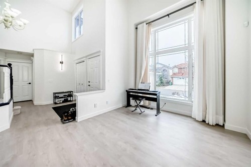 202 Hamptons Gardens Nw, Calgary, AB - Indoor