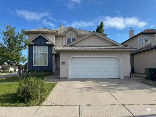 202 Hamptons Gardens Nw, Calgary, AB - Outdoor With Facade