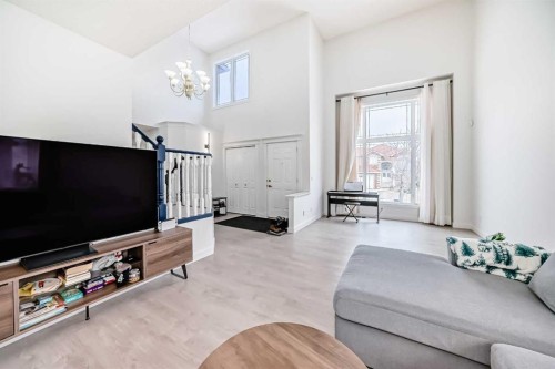 202 Hamptons Gardens Nw, Calgary, AB - Indoor Photo Showing Office