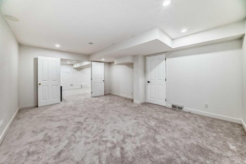 202 Hamptons Gardens Nw, Calgary, AB - Indoor