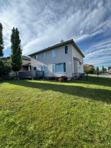 202 Hamptons Gardens Nw, Calgary, AB - Outdoor With Deck Patio Veranda With Exterior