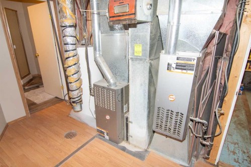 640 Mcculloch Crescent, Irricana, AB - Indoor Photo Showing Basement