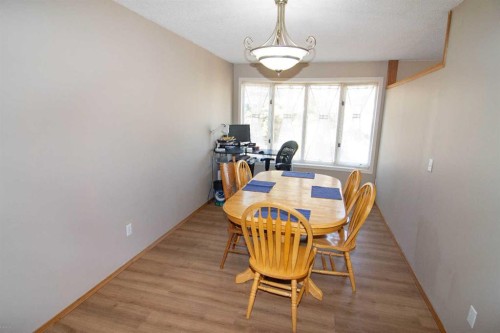 640 Mcculloch Crescent, Irricana, AB - Indoor Photo Showing Dining Room