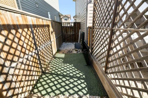 47 Covehaven Mews Ne, Calgary, AB - Outdoor