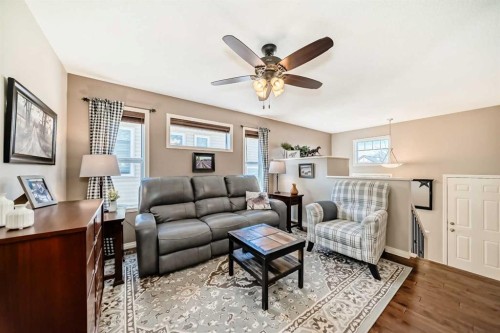 355 Ranch Ridge Court, Strathmore, AB - Indoor Photo Showing Living Room