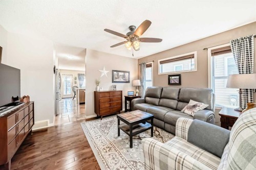 355 Ranch Ridge Court, Strathmore, AB - Indoor Photo Showing Living Room