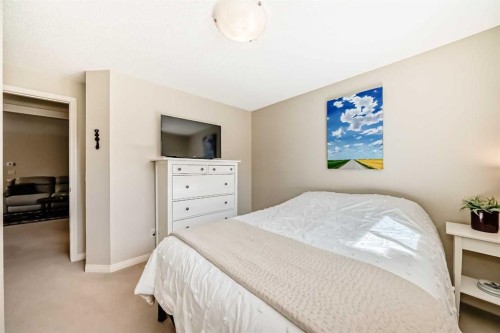 355 Ranch Ridge Court, Strathmore, AB - Indoor Photo Showing Bedroom