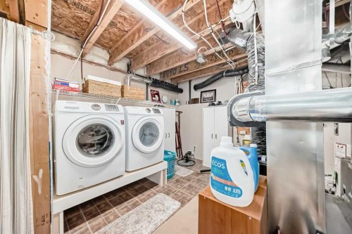 355 Ranch Ridge Court, Strathmore, AB - Indoor Photo Showing Laundry Room