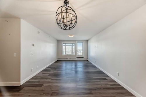 2425-6118 80 Avenue Ne, Calgary, AB - Indoor Photo Showing Other Room