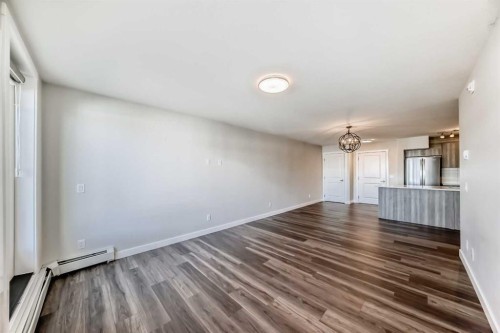 2425-6118 80 Avenue Ne, Calgary, AB - Indoor Photo Showing Other Room