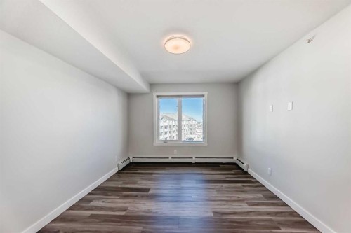 2425-6118 80 Avenue Ne, Calgary, AB - Indoor Photo Showing Other Room
