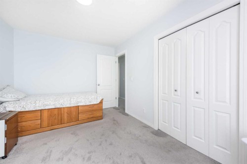 19 Skyview Ranch Crescent Ne, Calgary, AB - Indoor Photo Showing Bedroom