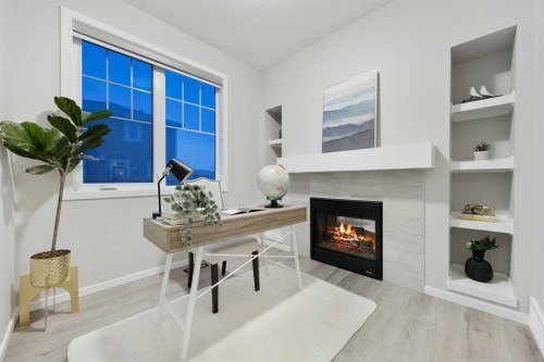 567 Osborne Drive Sw, Airdrie, AB - Indoor Photo Showing Office
