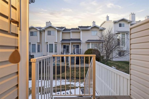 310 Hawkstone Manor Nw, Calgary, AB - Outdoor