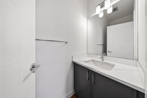 152 Copperhead Road Se, Calgary, AB - Indoor Photo Showing Bathroom