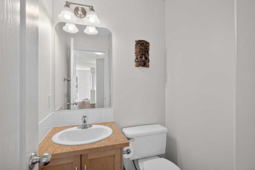 268 Westmount Crescent, Okotoks, AB - Indoor Photo Showing Bathroom