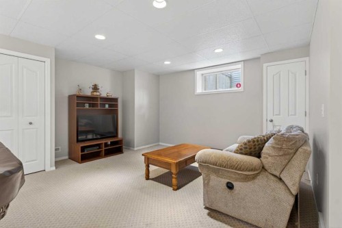 204 Citadel Meadow Close Nw, Calgary, AB - Indoor Photo Showing Other Room