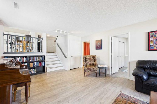 14 Citadel Drive Nw, Calgary, AB - Indoor Photo Showing Living Room