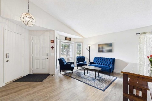 14 Citadel Drive Nw, Calgary, AB - Indoor Photo Showing Living Room