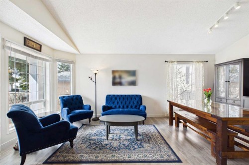 14 Citadel Drive Nw, Calgary, AB - Indoor Photo Showing Living Room