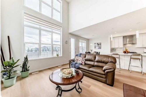 332 Magnolia Crescent Se, Calgary, AB - Indoor Photo Showing Living Room