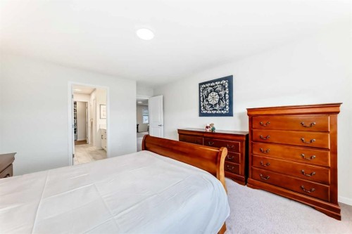 332 Magnolia Crescent Se, Calgary, AB - Indoor Photo Showing Bedroom